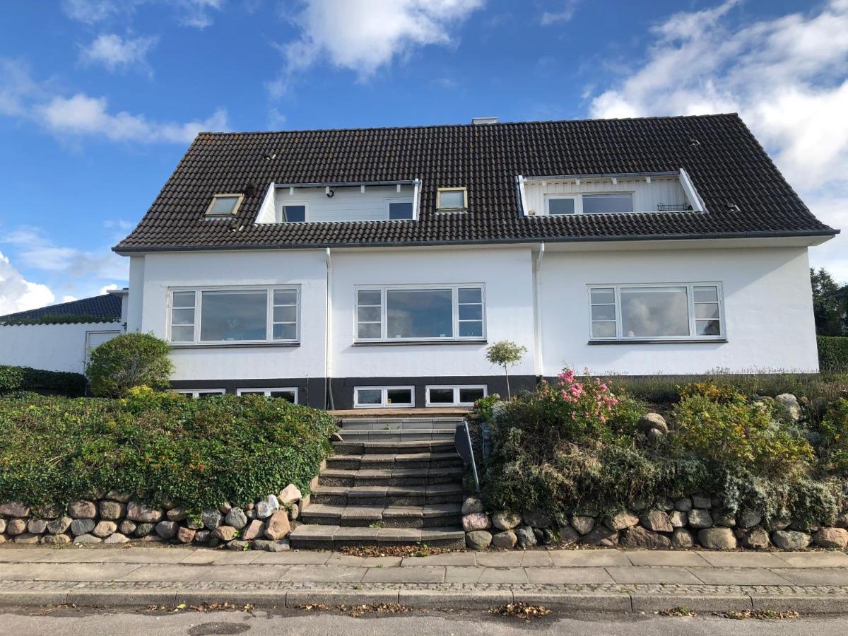 Apartamento Dejligt Vaerelse Med Eget Bad Og Havudsigt Assens Exterior foto